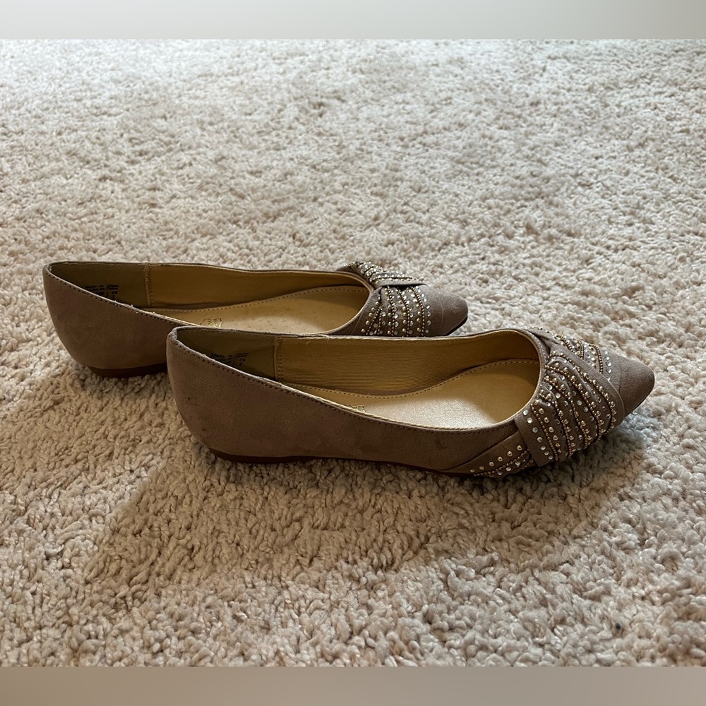 ALDO tan suede flats, lined with genuine leather, NWOT, never worn. Size 5.